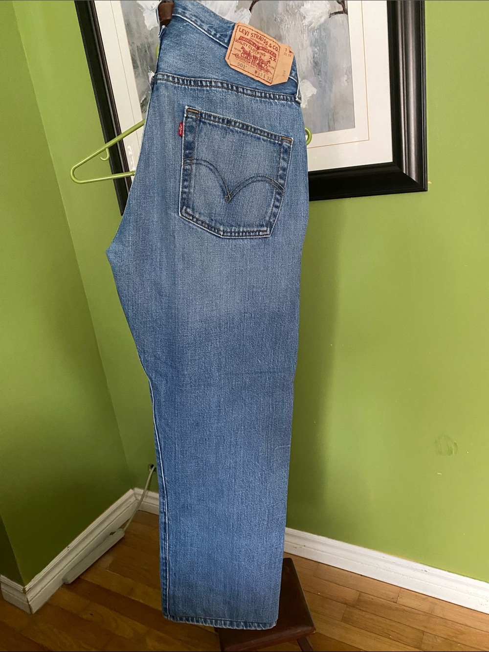 Levi's 501 Men's Straight-Leg Jeans in Medium Blue Wash Size 33